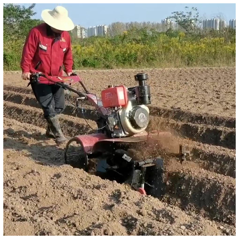 Tiller électrique à essence à quatre roues motrices multifonctionnel 178F pour une utilisation économique